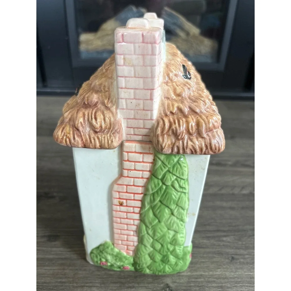 Treasure Craft Disney Bee Happy Cottage Cookie Jar Ceramic Thatched Roof House